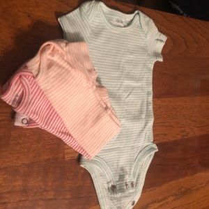 Newborn onesies NWOT
